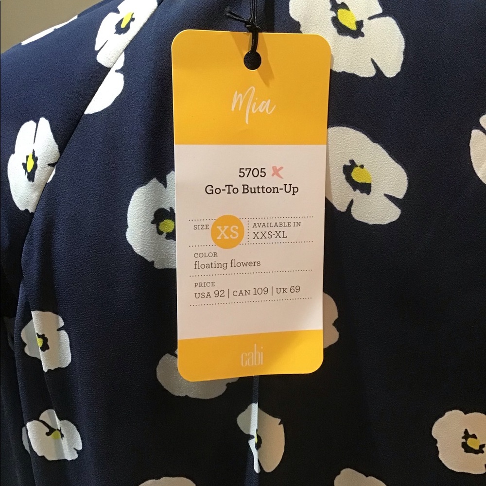 Cabi-GoTo Button Up- Floating Flowers - Picture 4 of 5